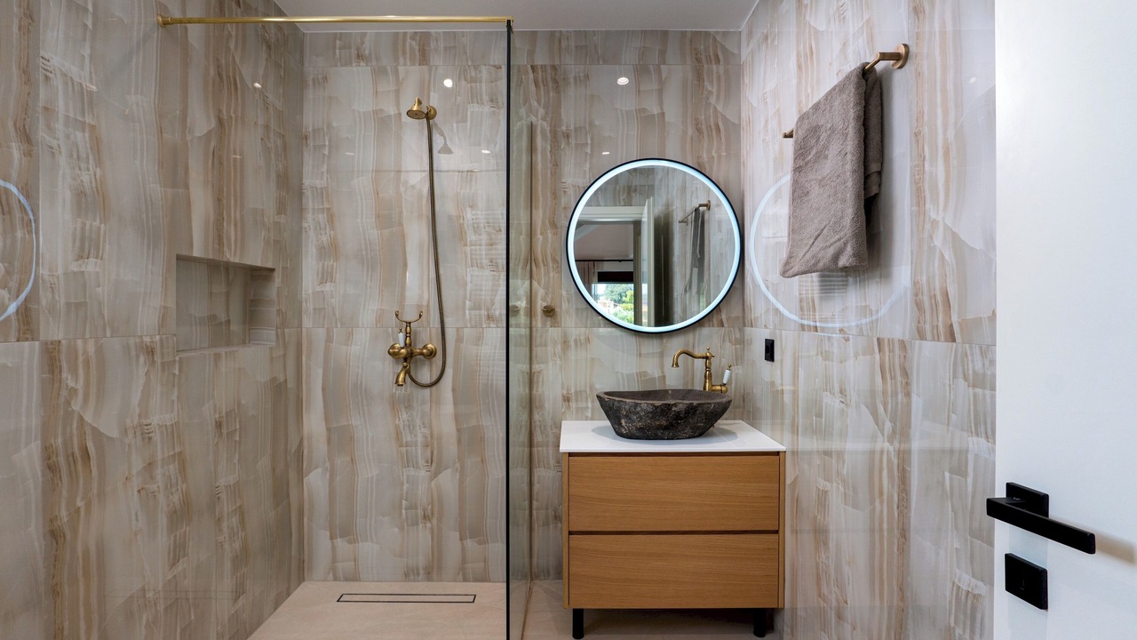 Photo of Bathroom in Afra