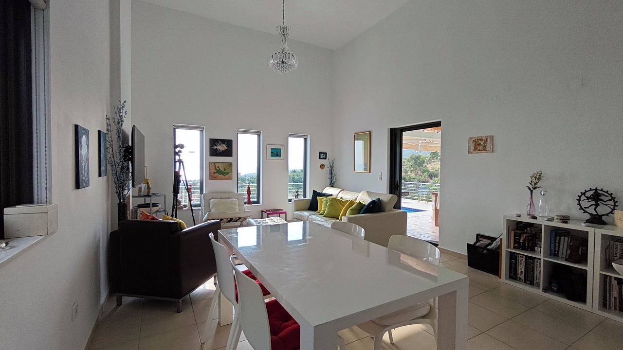 Photo of Livingroom in Lefktron