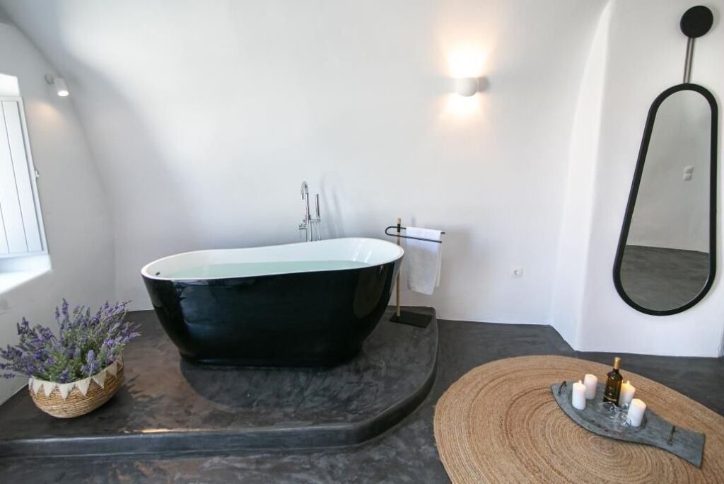 Photo of Bathroom in Oia