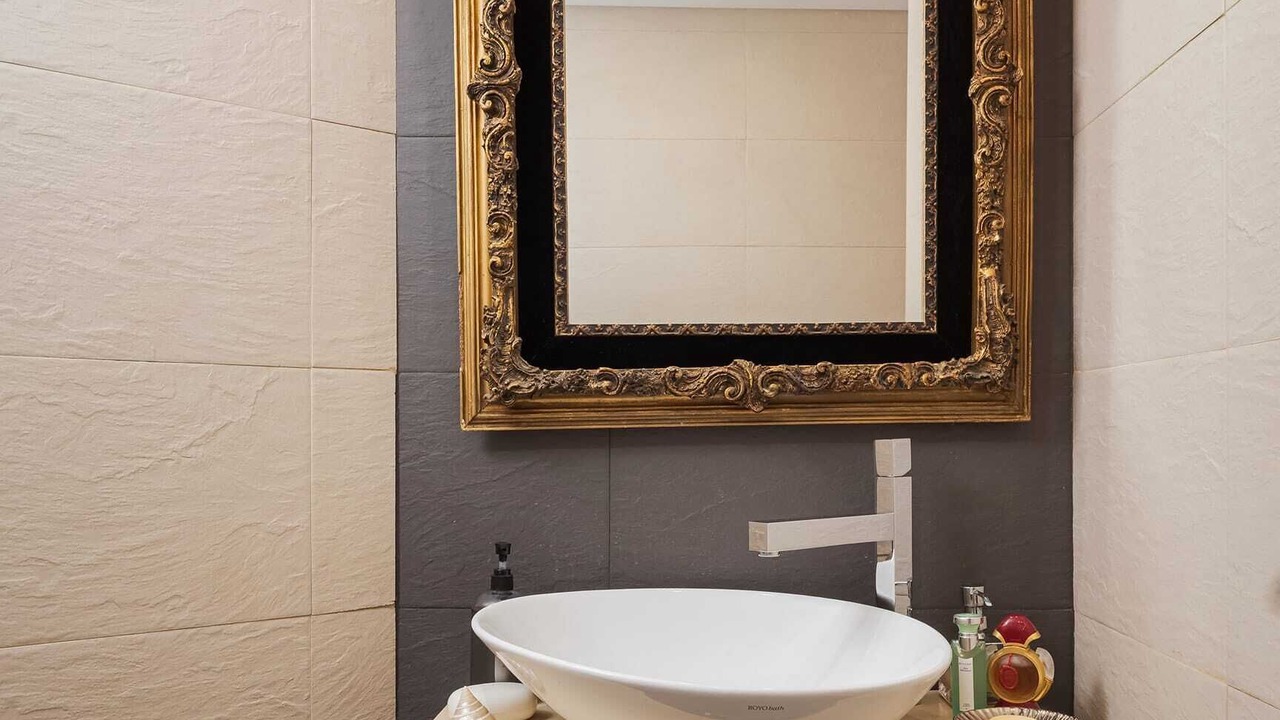 Photo of Bathroom in Alimos