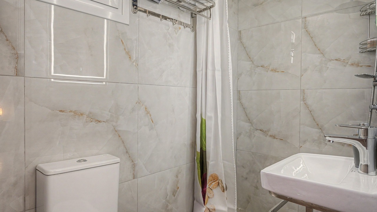 Photo of Bathroom in Mikromani