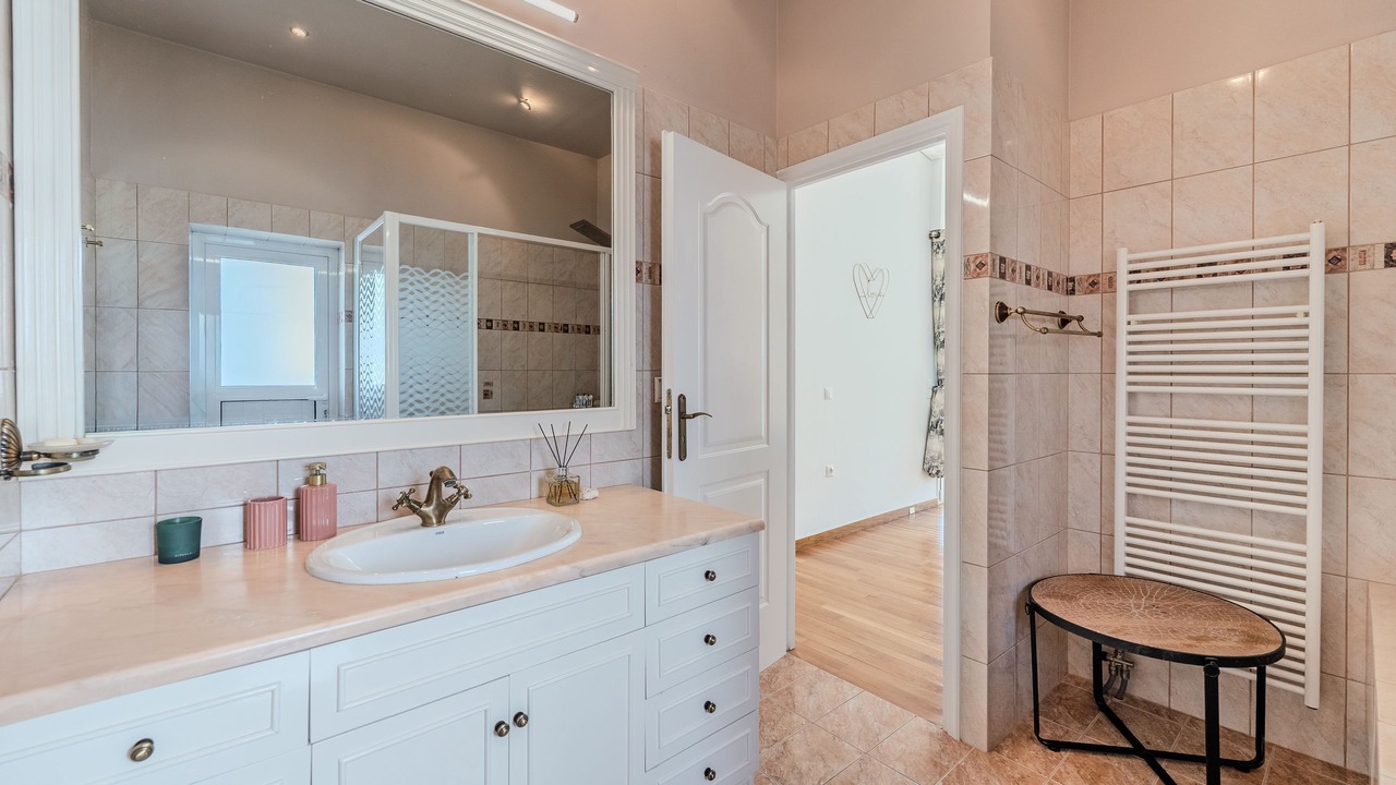 Photo of Bathroom in Voula