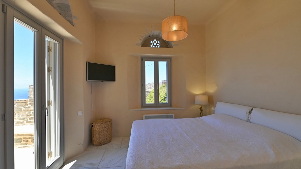 Photo of Bedroom in Exomvourgo