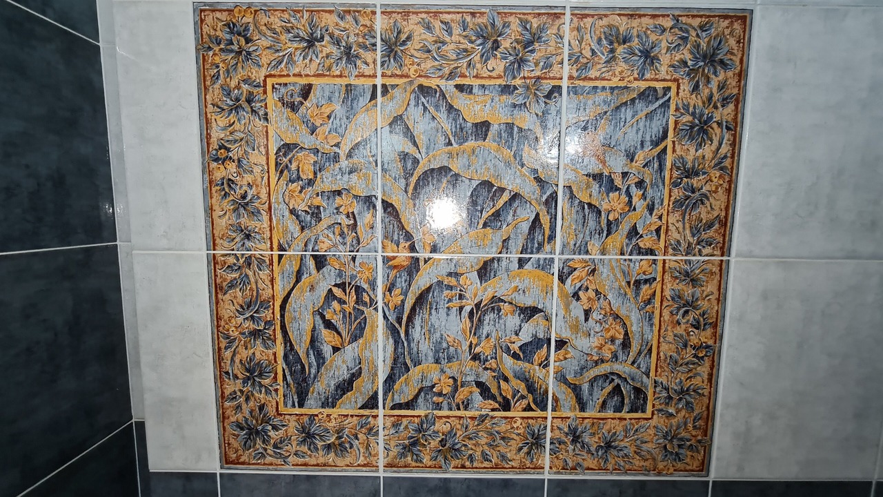 Photo of Bathroom in Drama