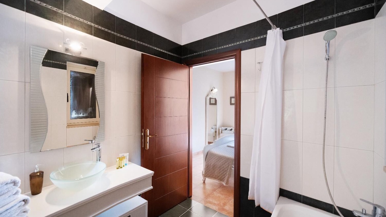 Photo of Bathroom in Perigiali