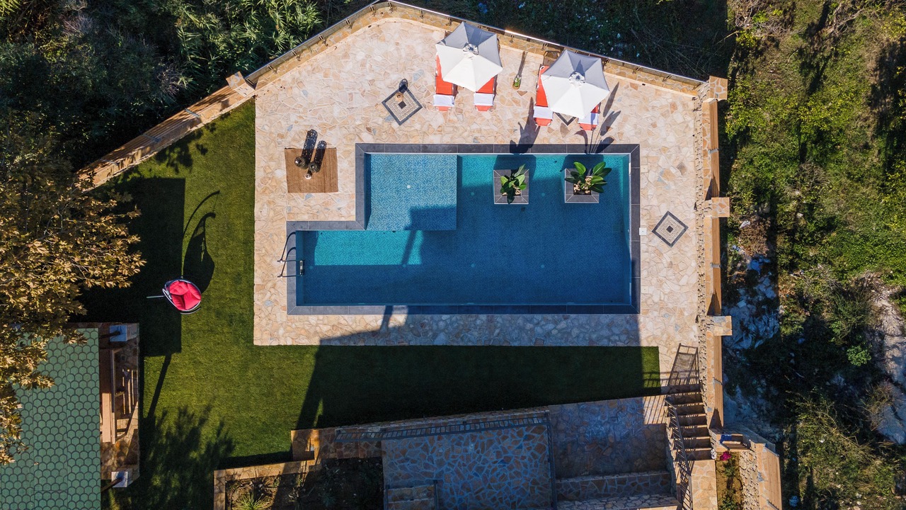 Photo of Outdoor in Neromilos