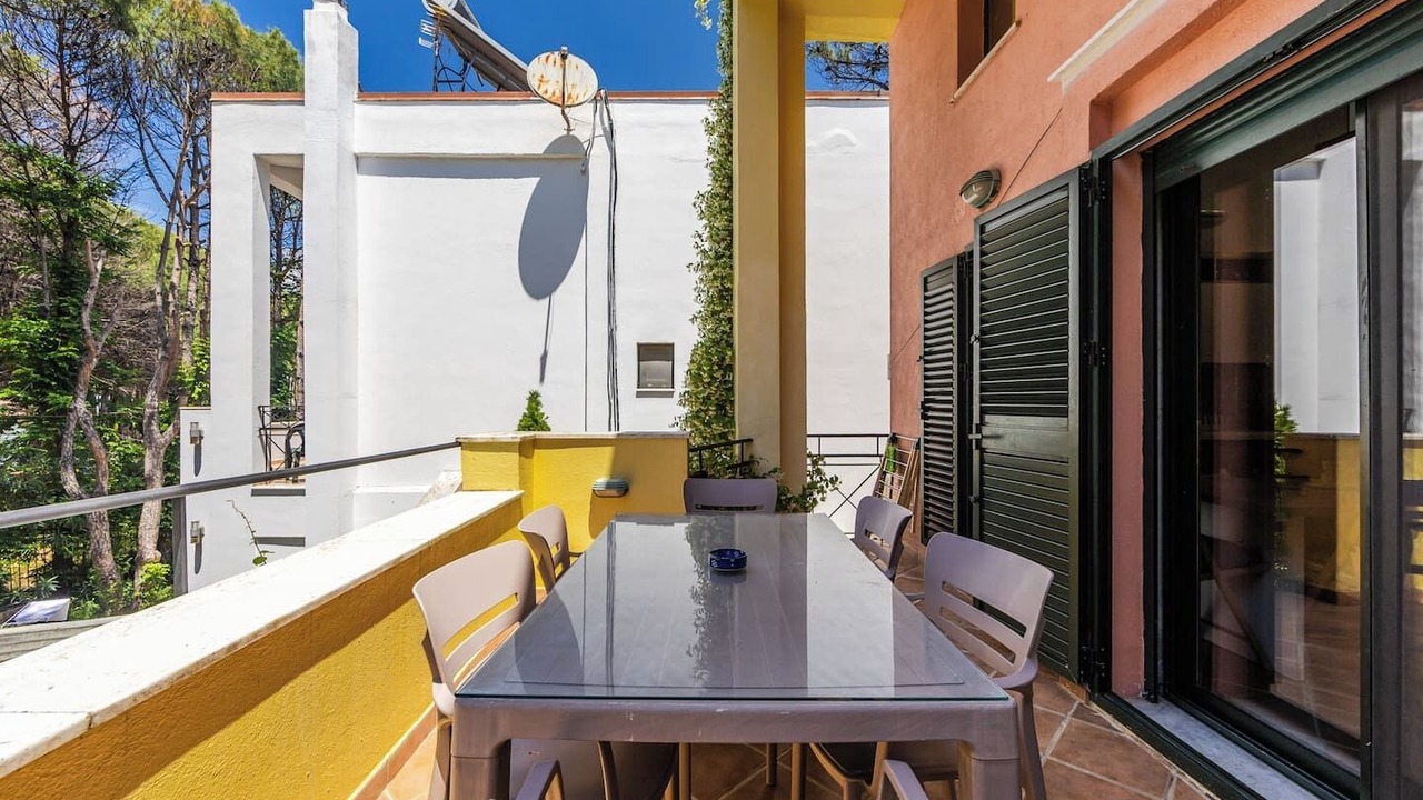 Photo of Patio Balcony in Golem