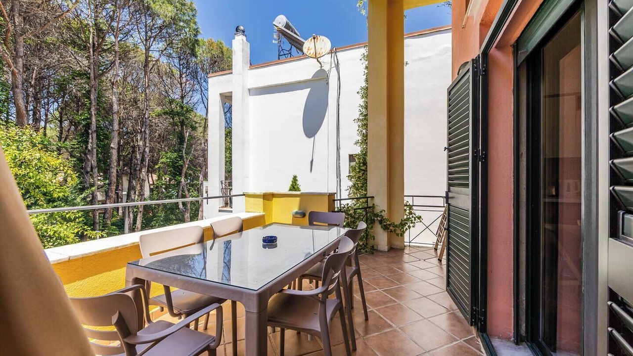 Photo of Patio Balcony in Golem