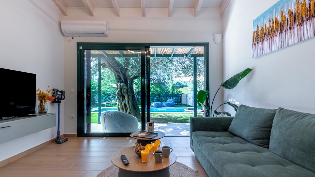 Photo of Livingroom in Acharavi