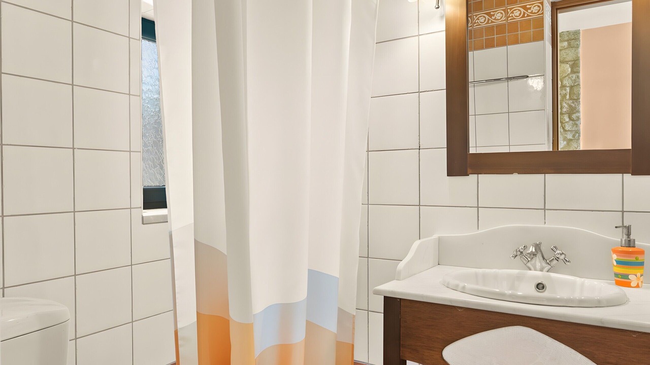 Photo of Bathroom in Lefktron
