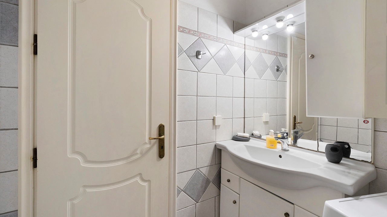 Photo of Bathroom in Perivolion