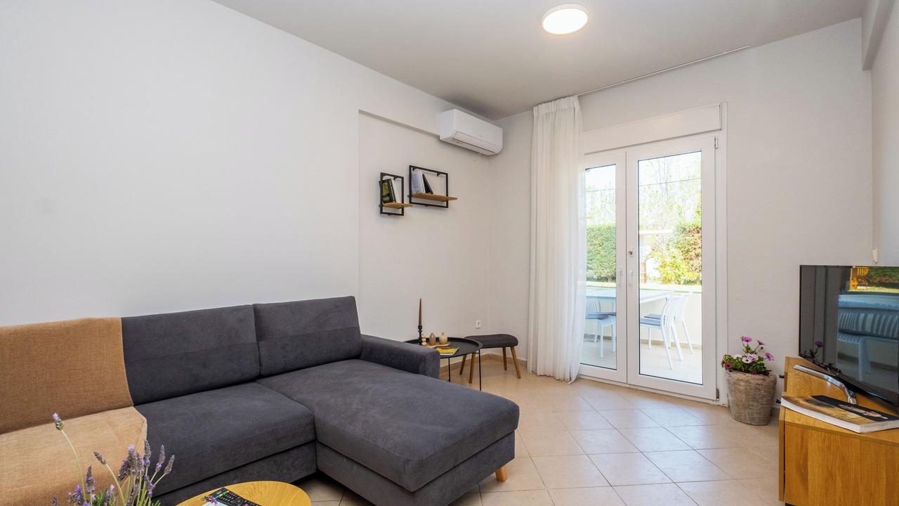 Photo of Livingroom in Polichrono