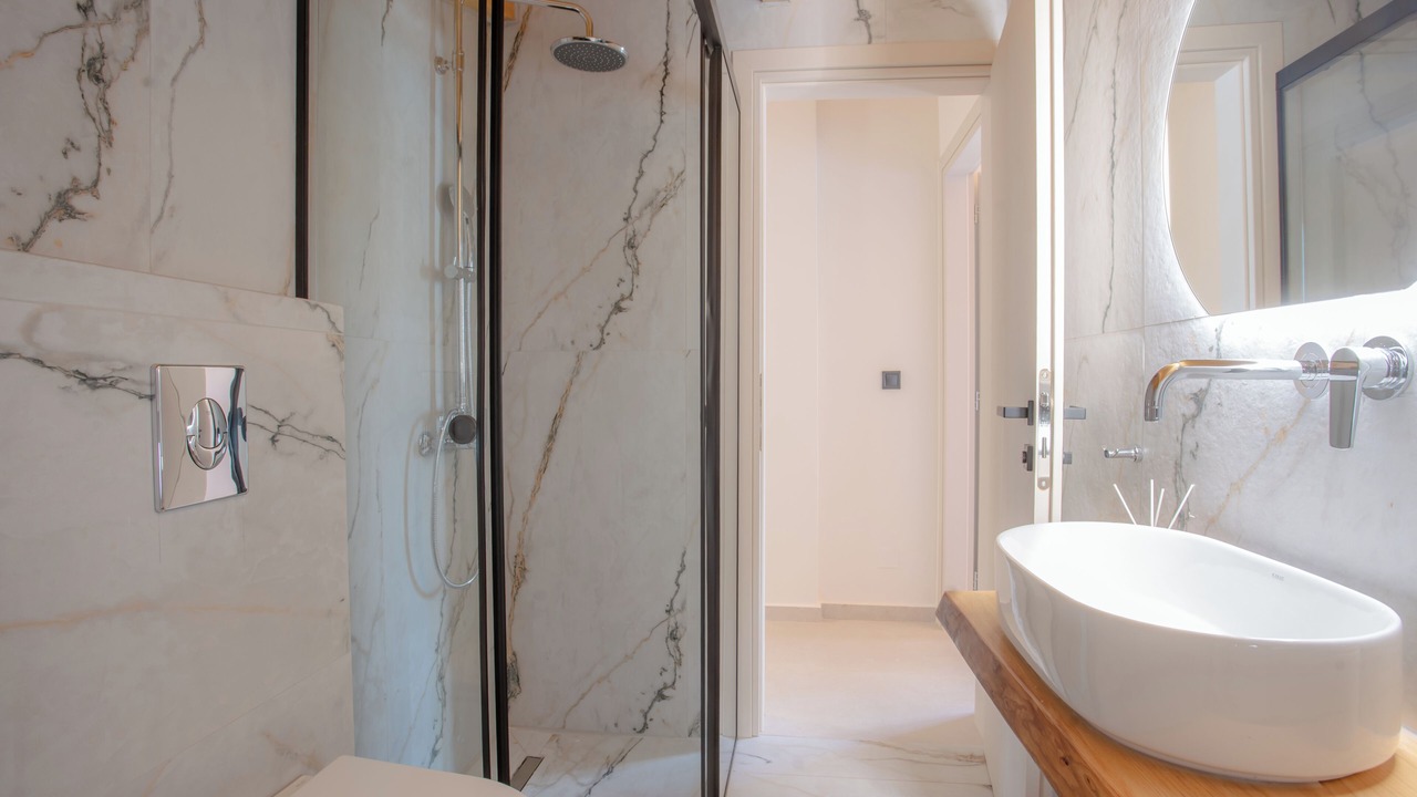 Photo of Bathroom in Geni