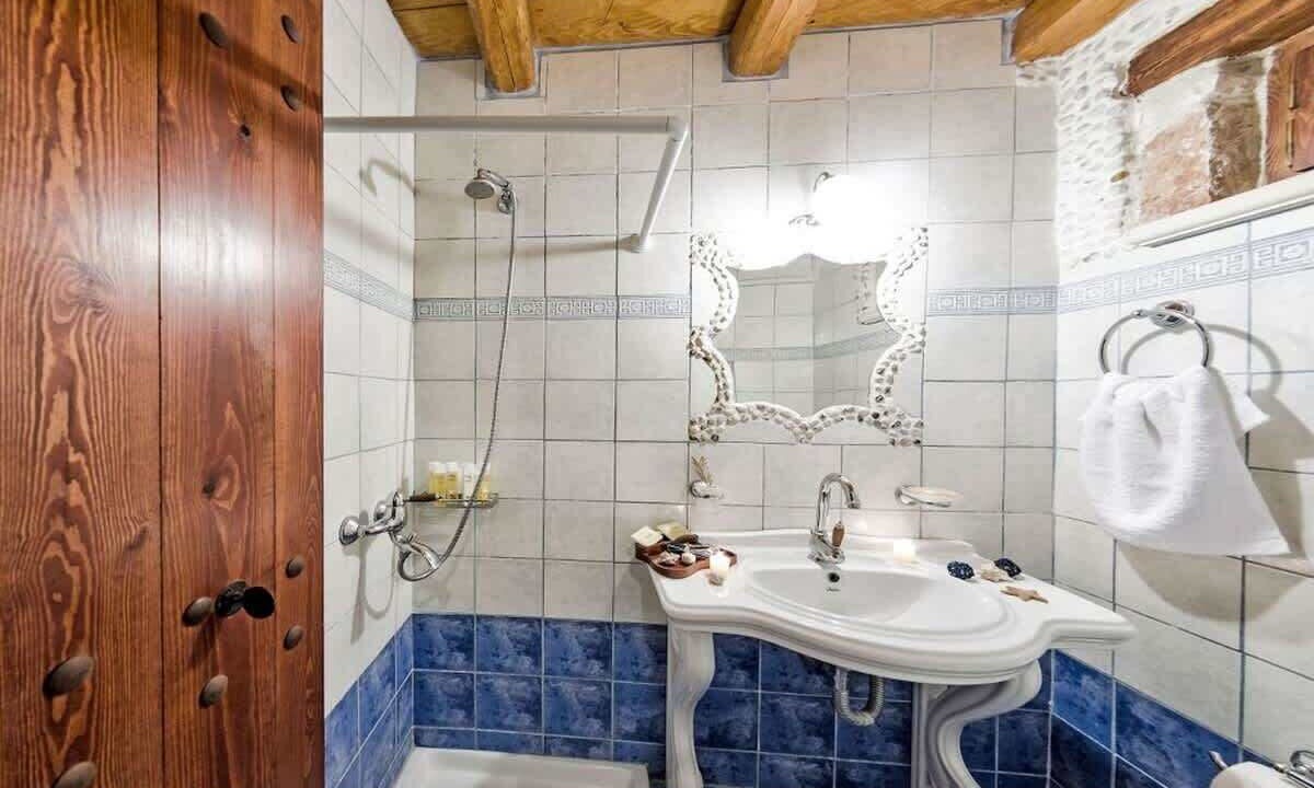 Photo of Bathroom in Skinaria