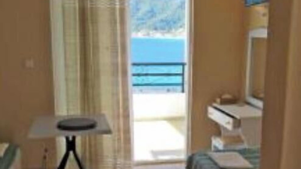 Photo of Bedroom in Golden Beach