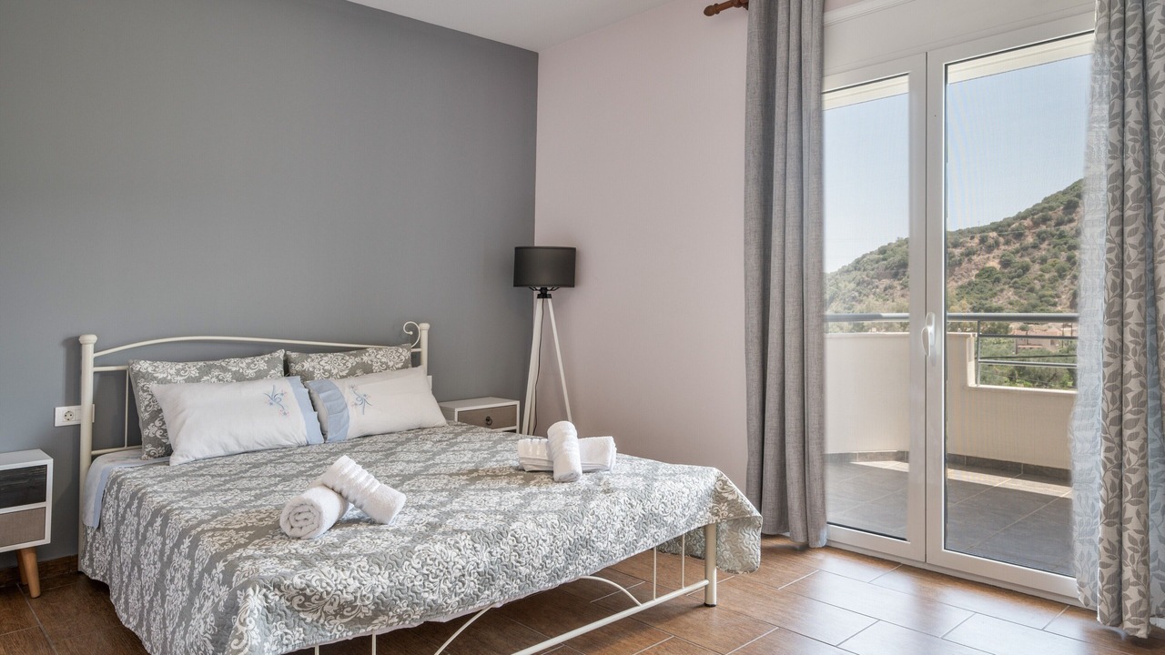 Photo of Bedroom in Aigio