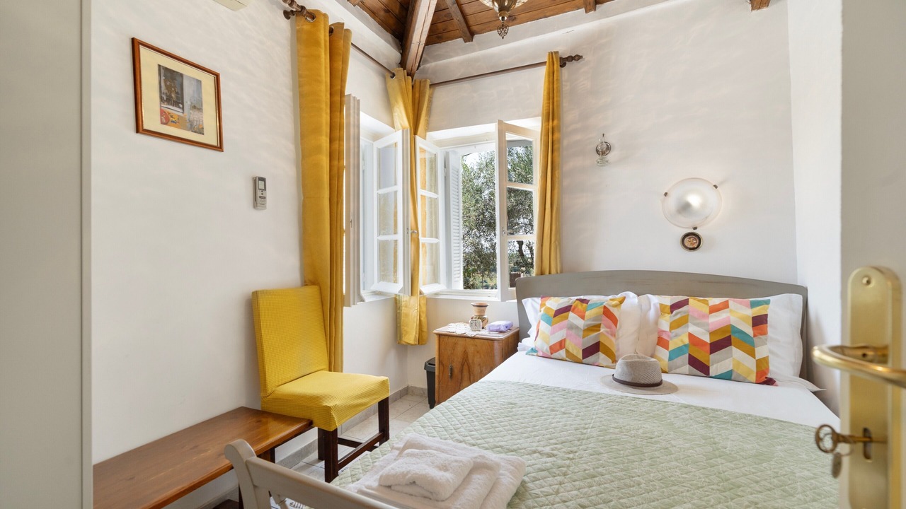 Photo of Bedroom in Aigialeia