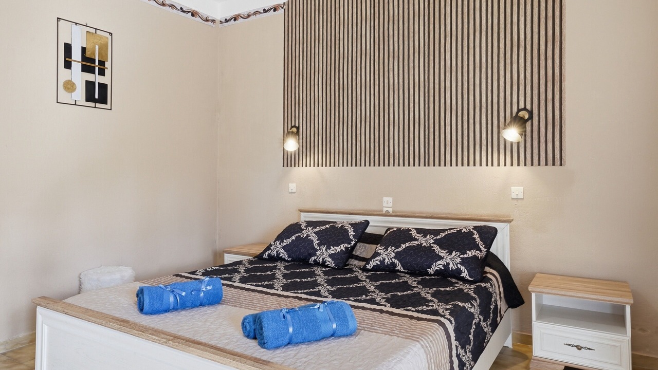Photo of Bedroom in Messonghi