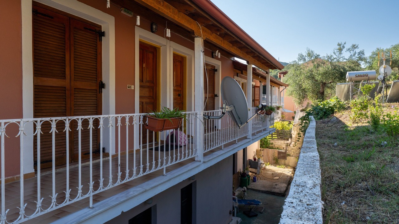 Photo of Patio Balcony in Messonghi