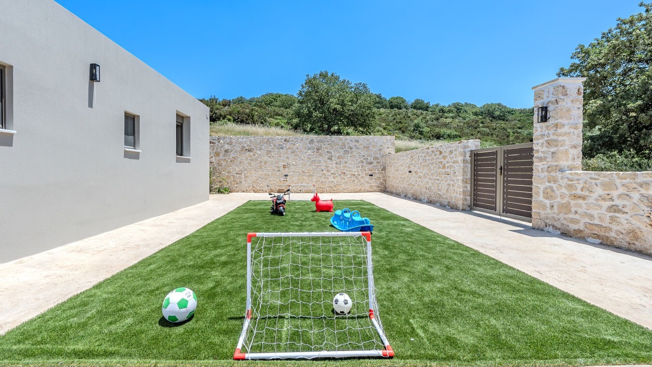 Photo of Outdoor in Monopari