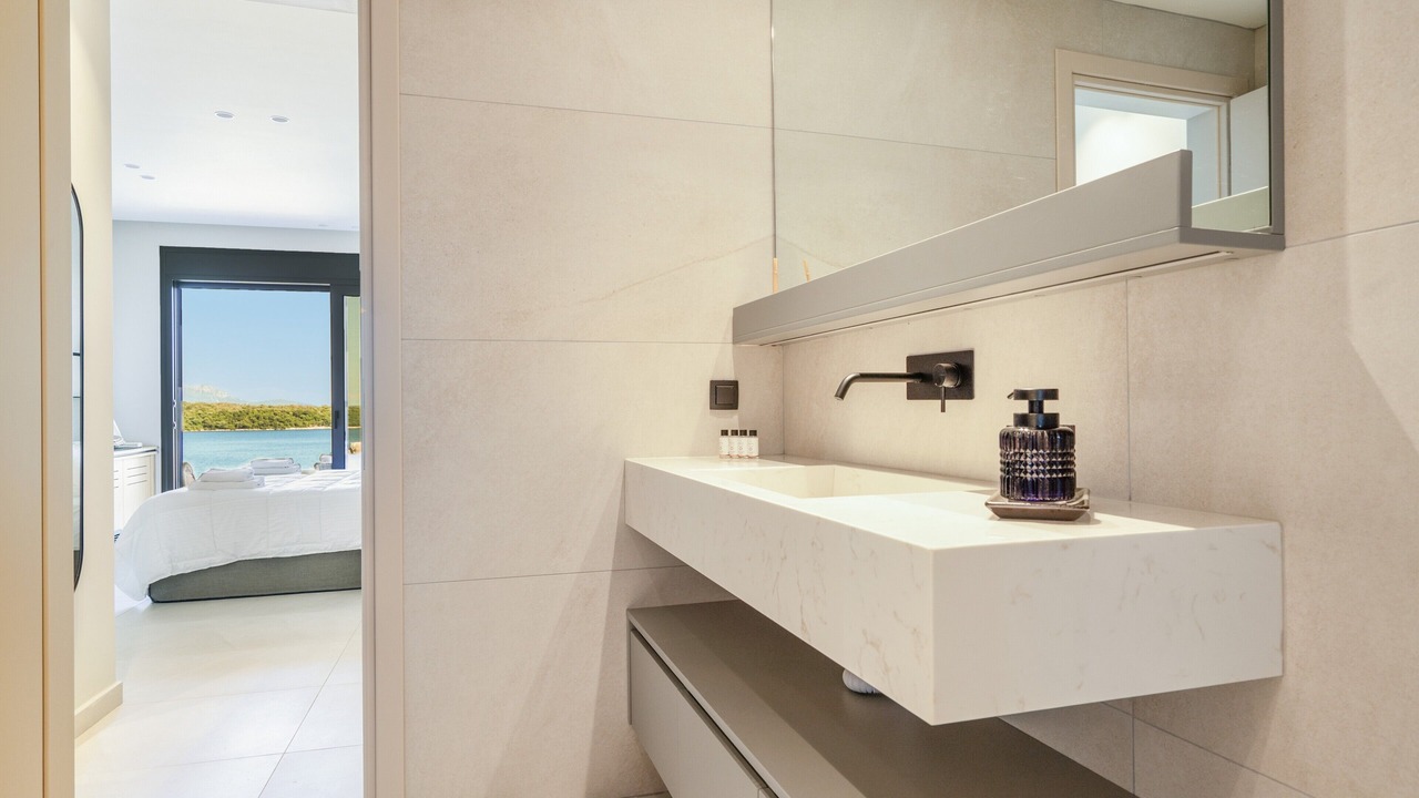 Photo of Bathroom in Perigiali