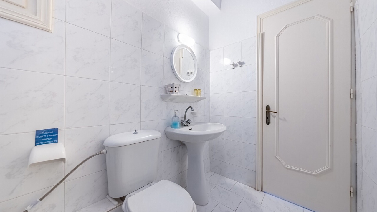 Photo of Bathroom in Astrakeri