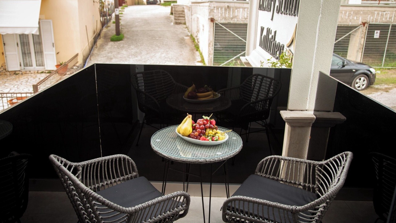 Photo of Patio Balcony in Alepou