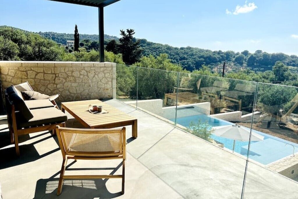 Photo of Outdoor in Peroulion
