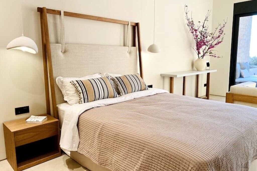 Photo of Bedroom in Peroulion