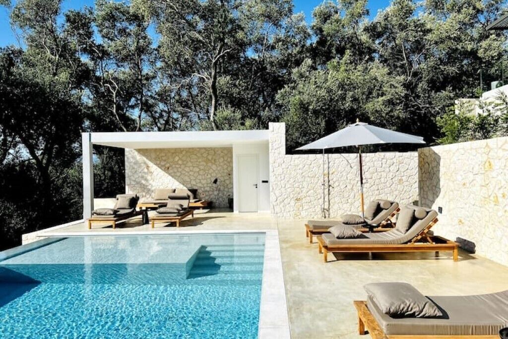 Photo of Outdoor in Peroulion