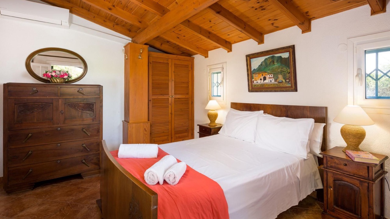 Photo of Bedroom in Almiros Beach