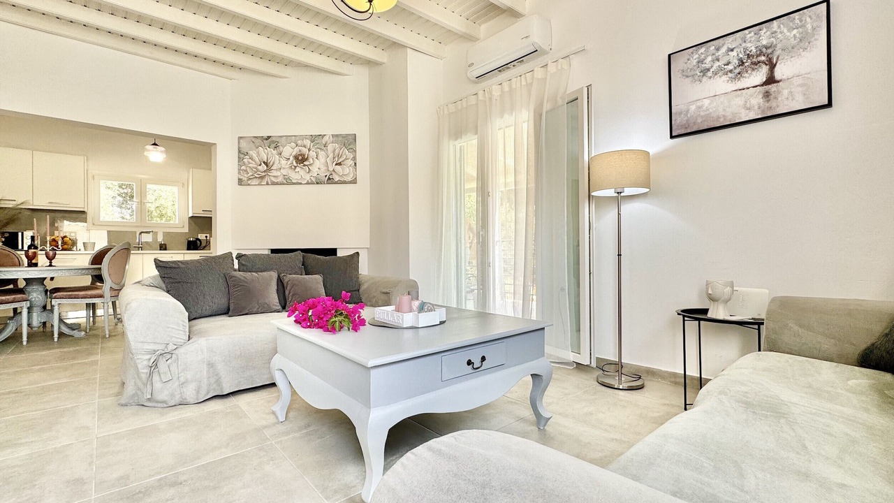 Photo of Livingroom in Acharavi