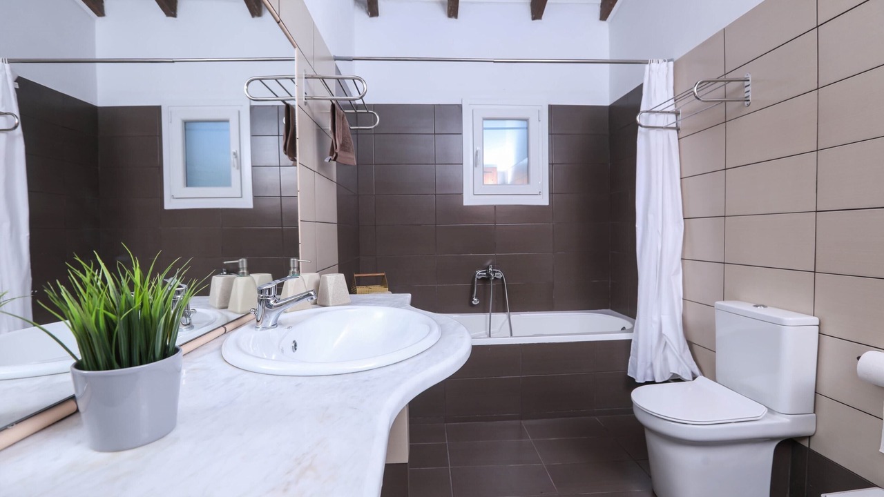 Photo of Bathroom in Chalikounas