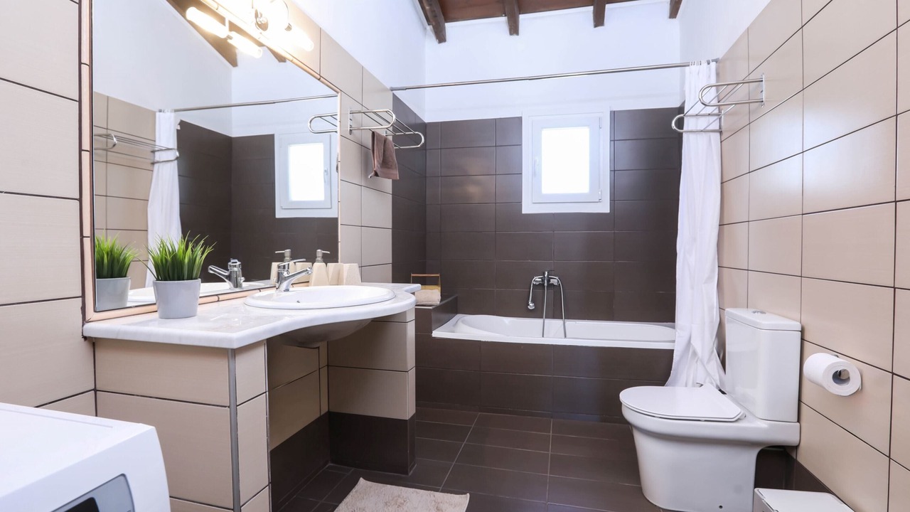 Photo of Bathroom in Chalikounas