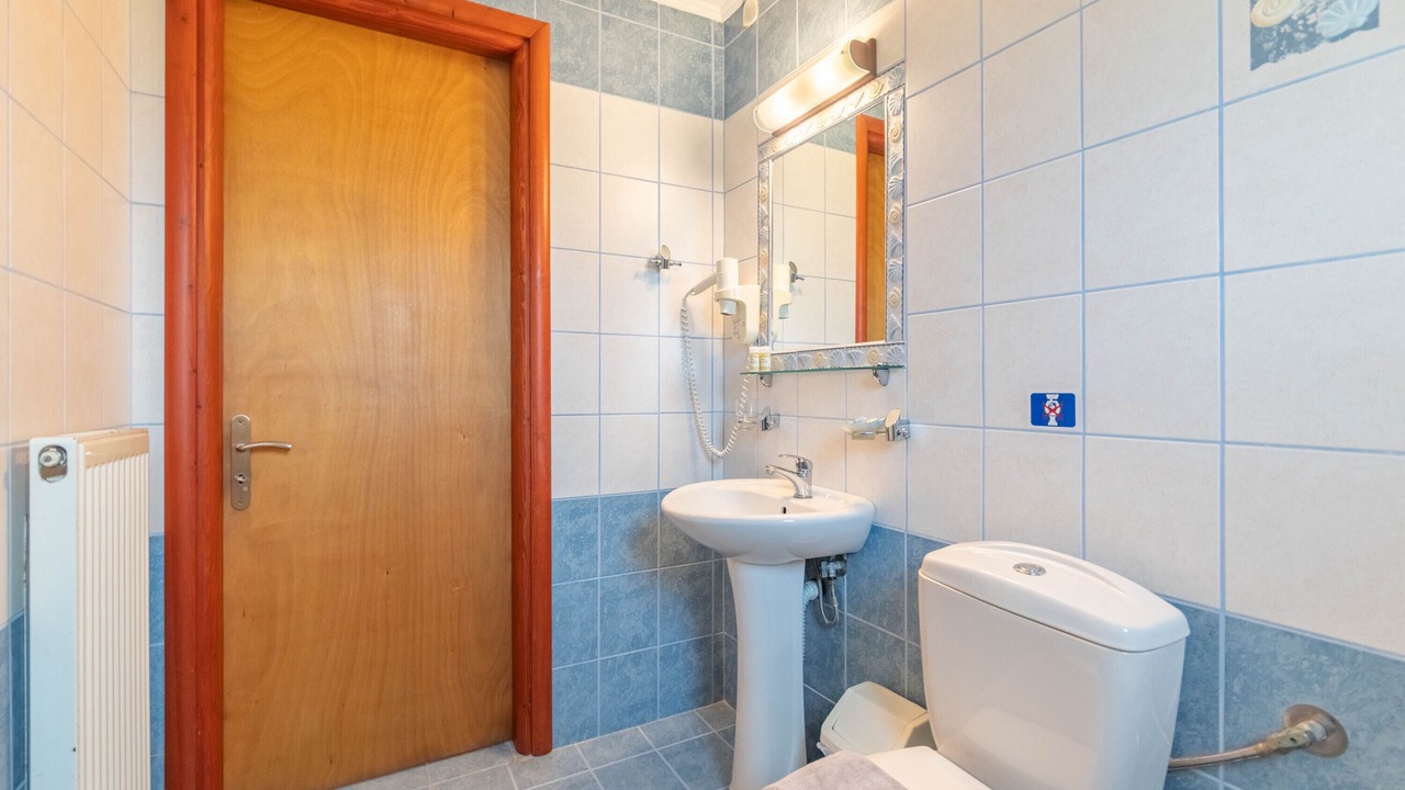 Photo of Bathroom in Agios Stefanos Avliotes