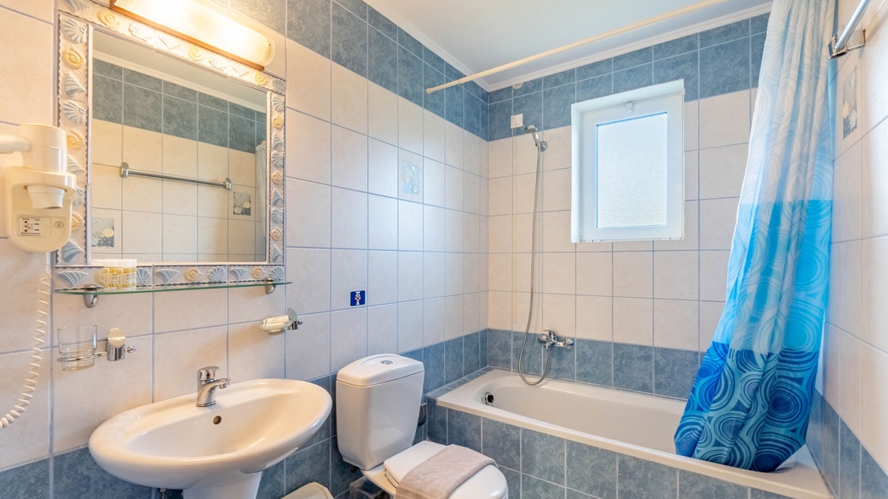 Photo of Bathroom in Agios Stefanos Avliotes