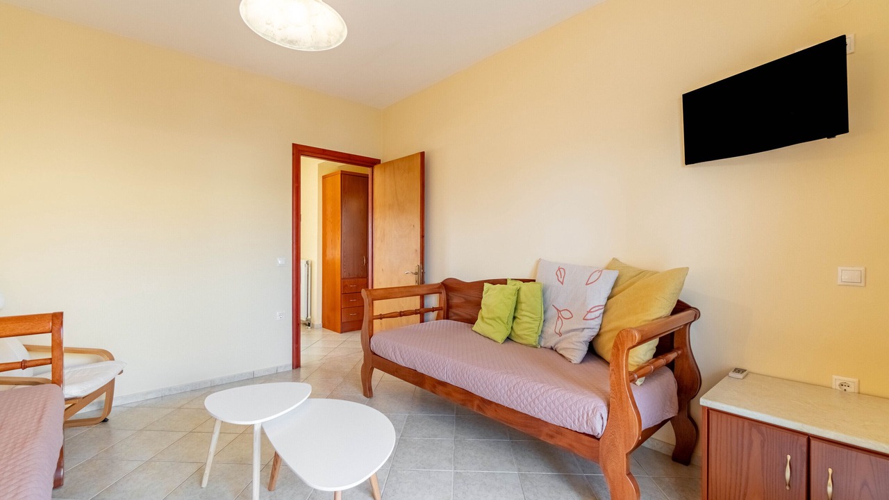 Photo of Livingroom in Agios Stefanos Avliotes