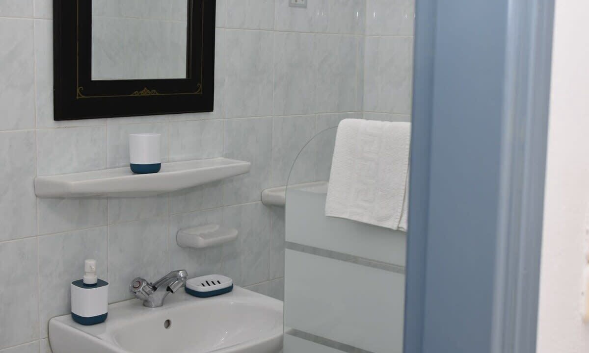 Photo of Bathroom in Grikos