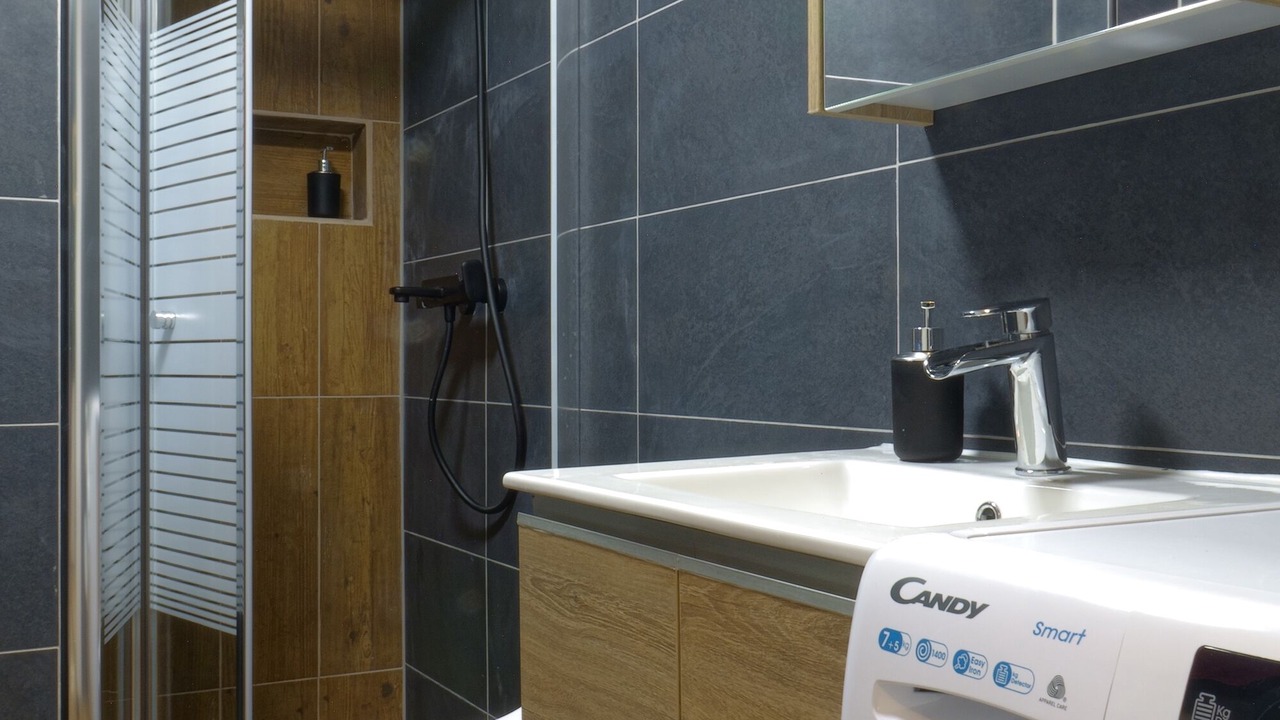 Photo of Bathroom in Nea Smirni