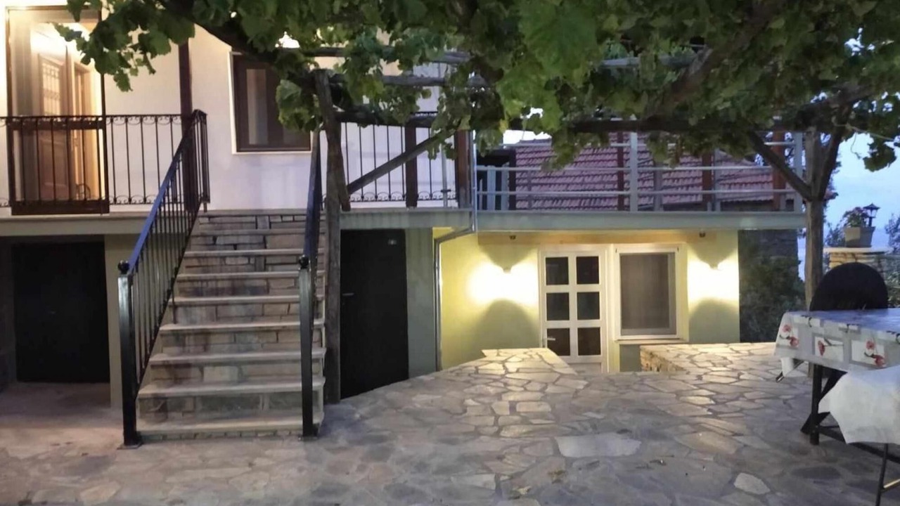 Photo of Patio Balcony in Ovrios