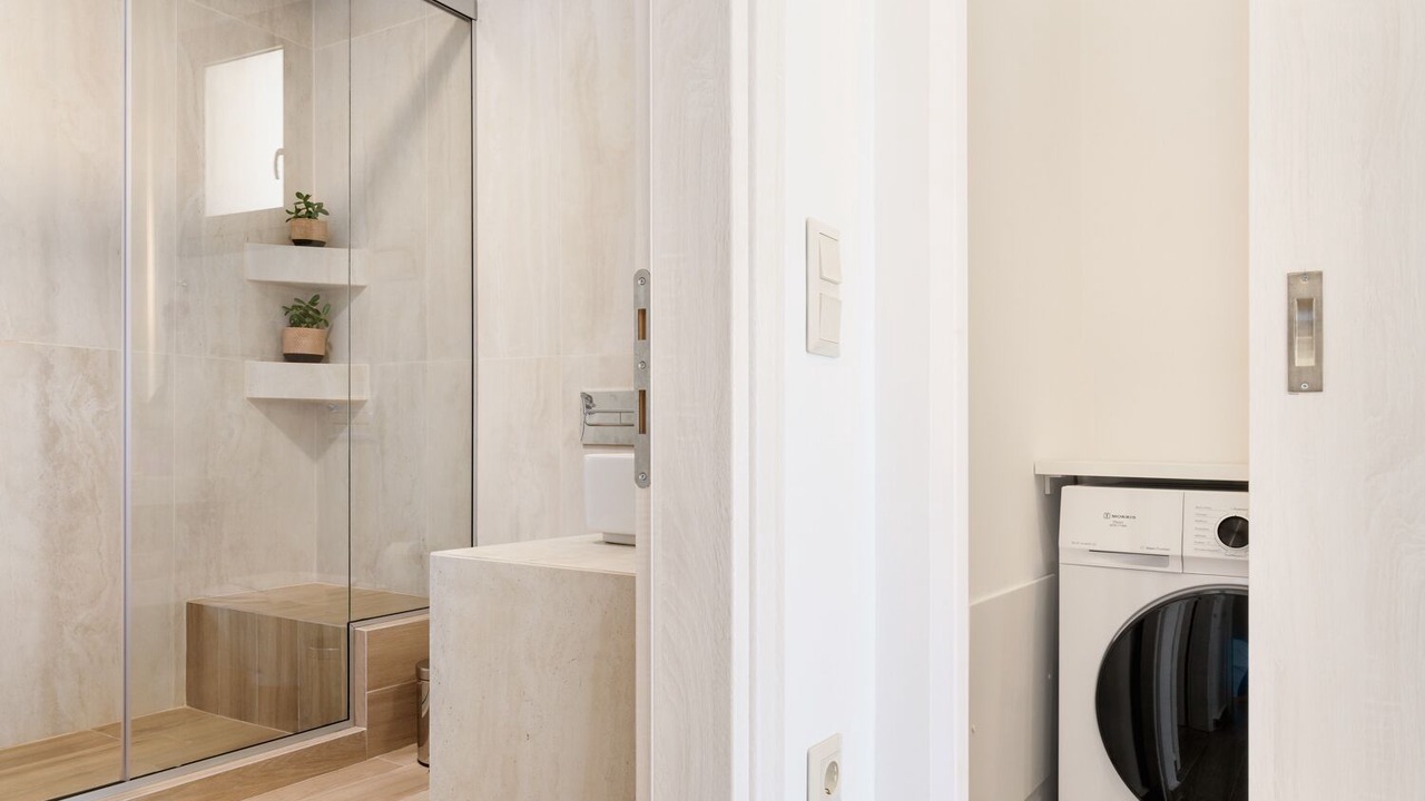 Photo of Bathroom in Roumeli