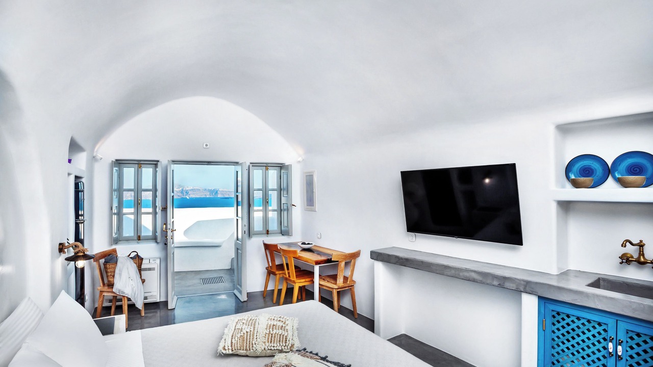 Photo of Bedroom in Oia