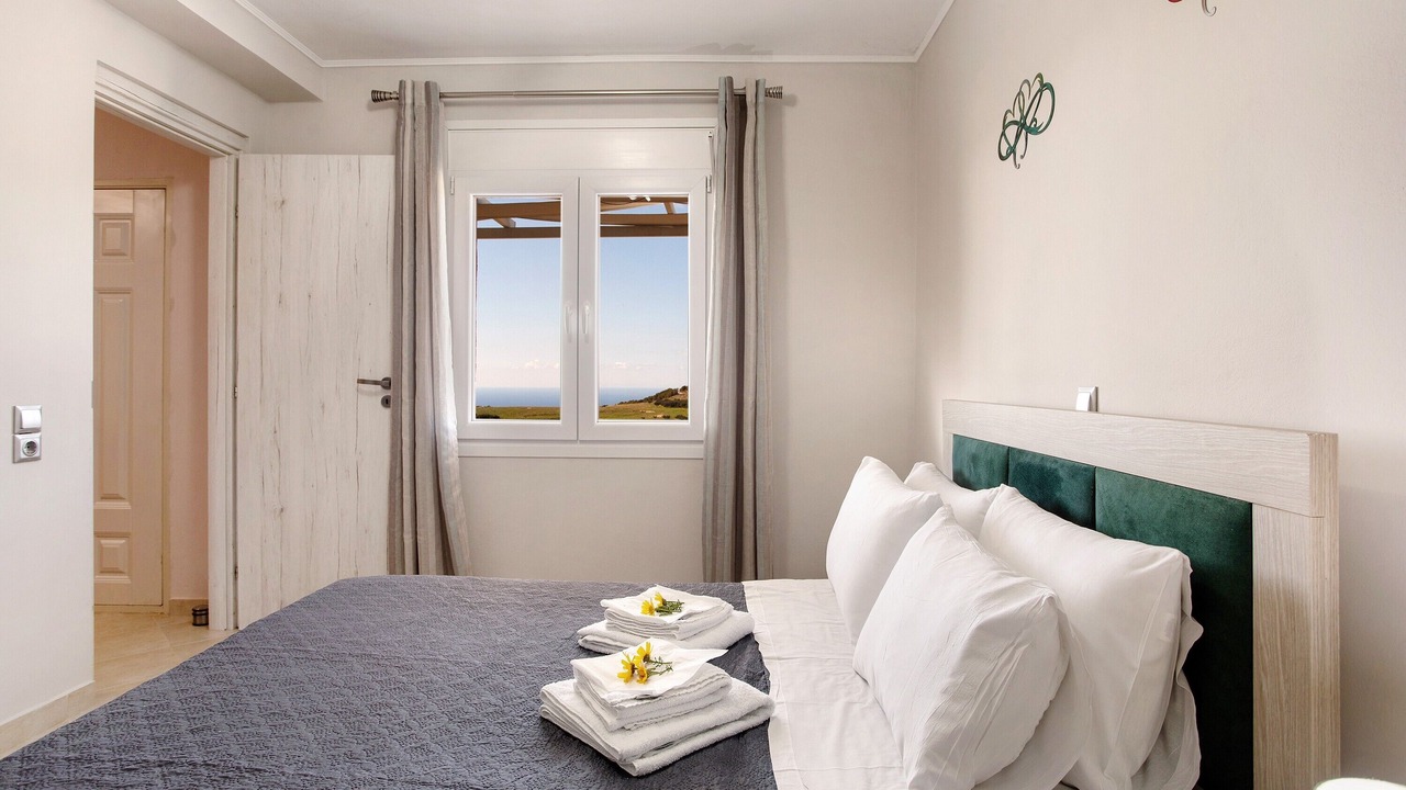 Photo of Bedroom in Ano Volimes