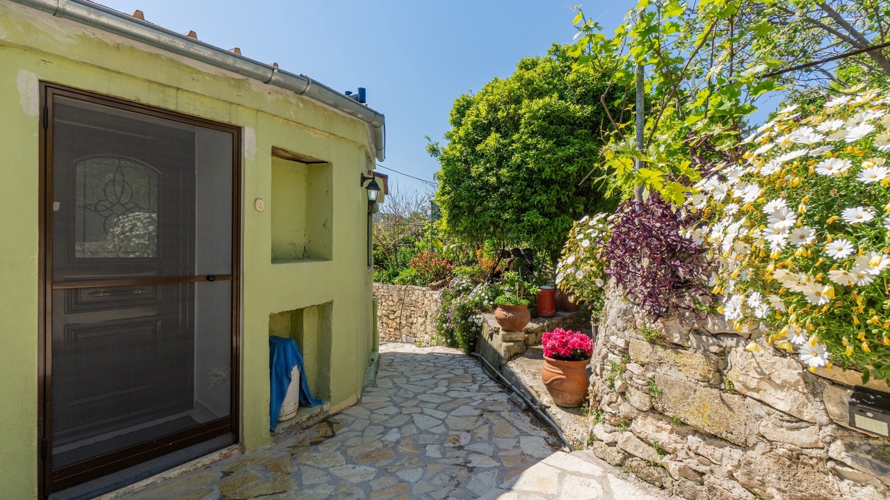 Photo of Patio Balcony in Koutsi