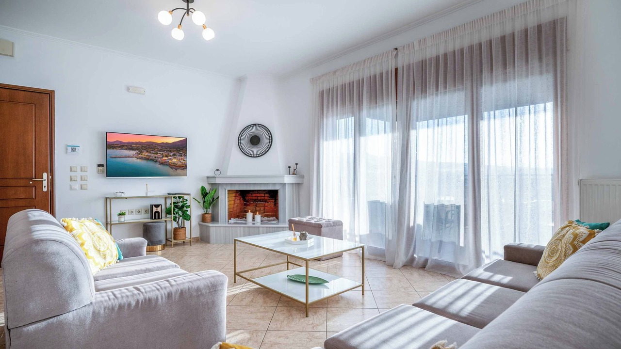 Photo of Livingroom in Adelianos Kampos
