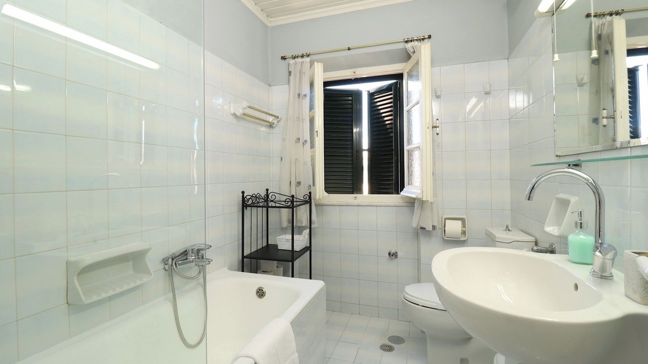 Photo of Bathroom in Old Town