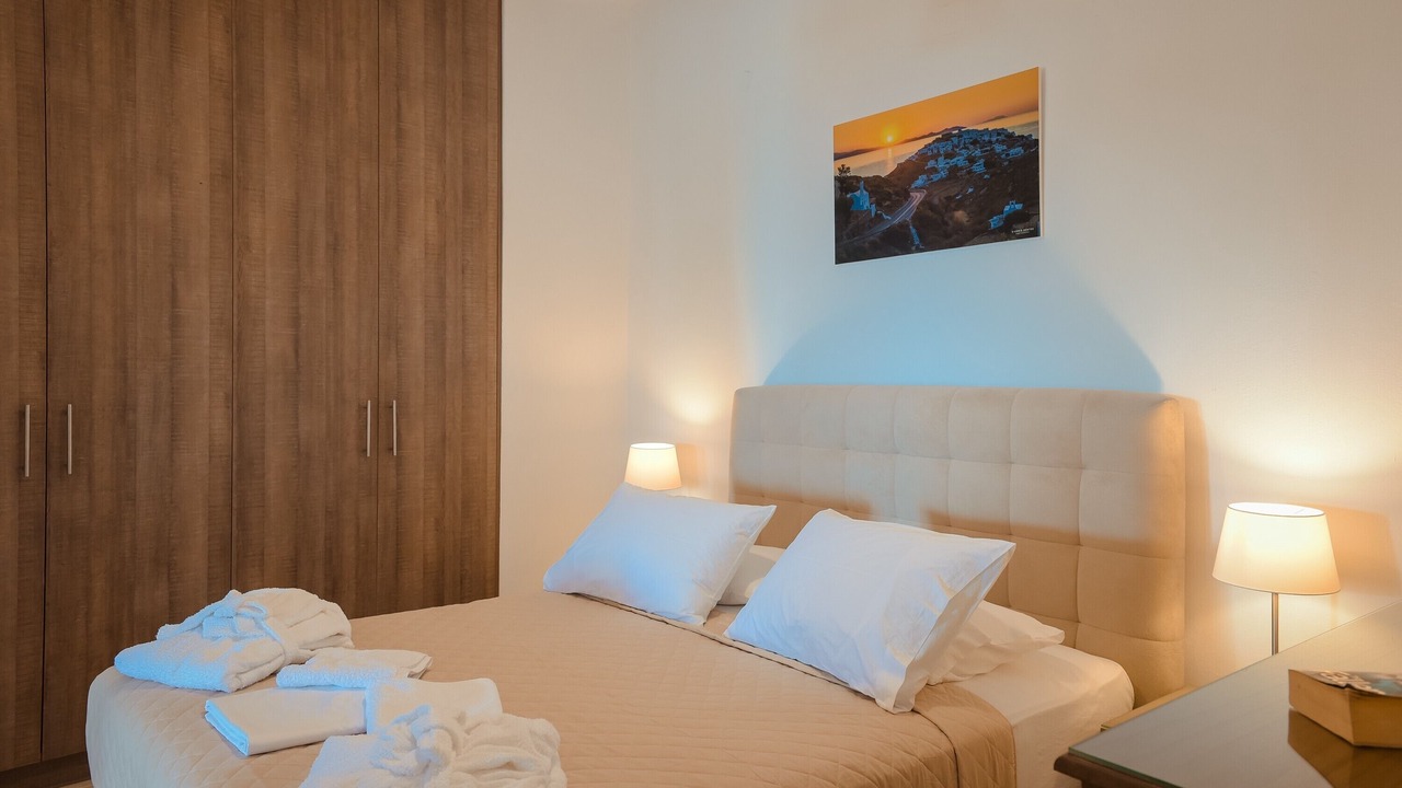 Photo of Bedroom in Platis Gialos