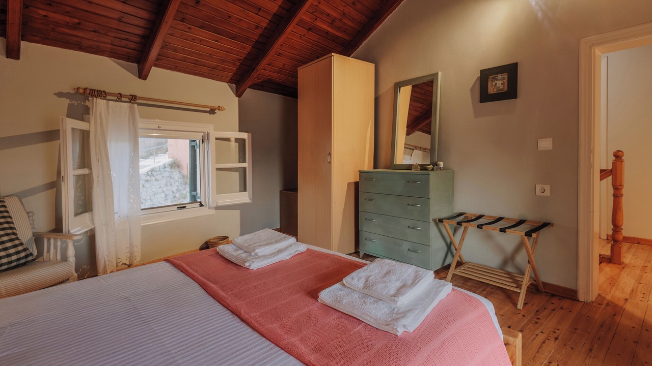 Photo of Bedroom in Makrata