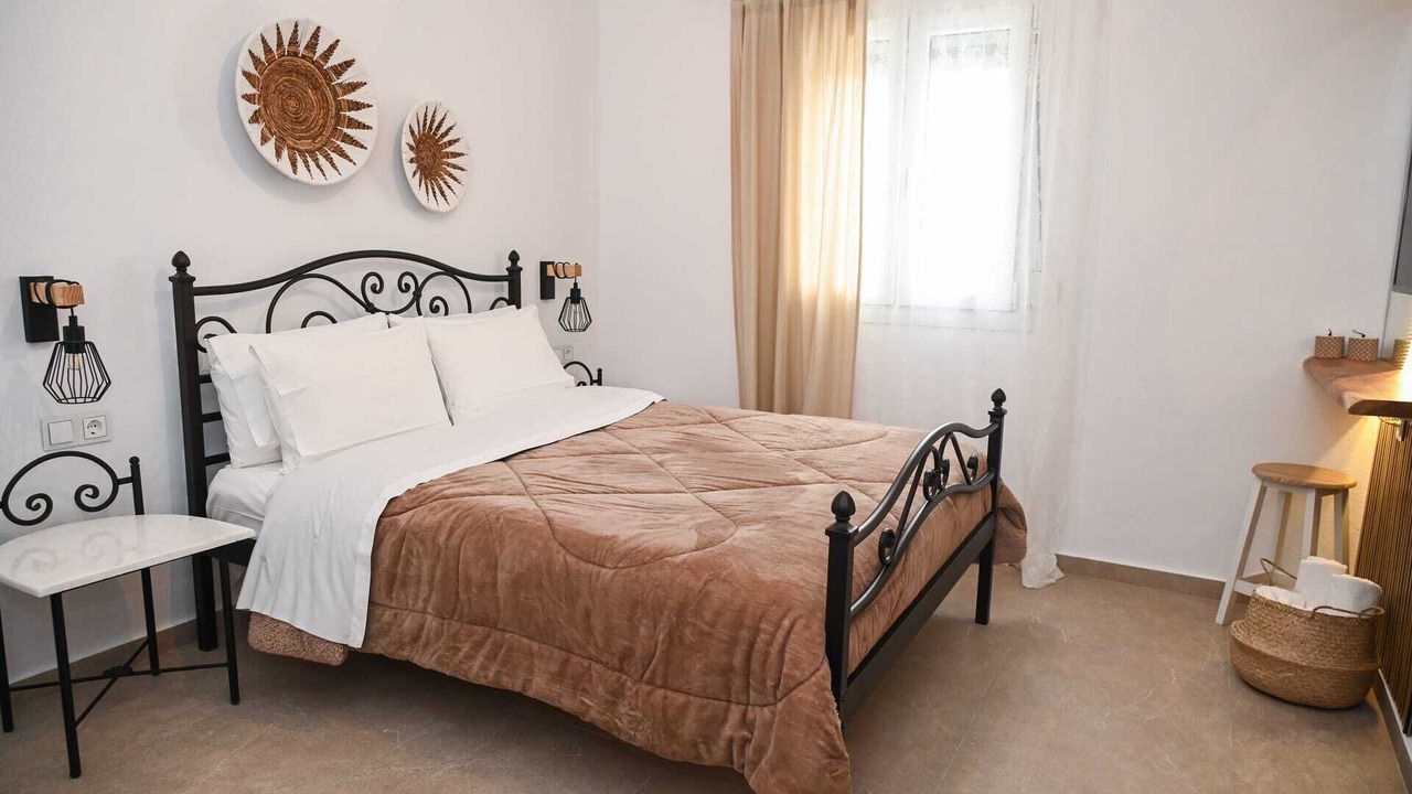 Photo of Bedroom in Milos