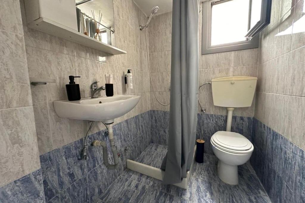 Photo of Bathroom in Vothon